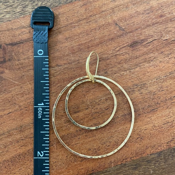 Sabina “The Staple” Hammered Gold Hoop Earring 14k gold filled - Picture 5 of 6